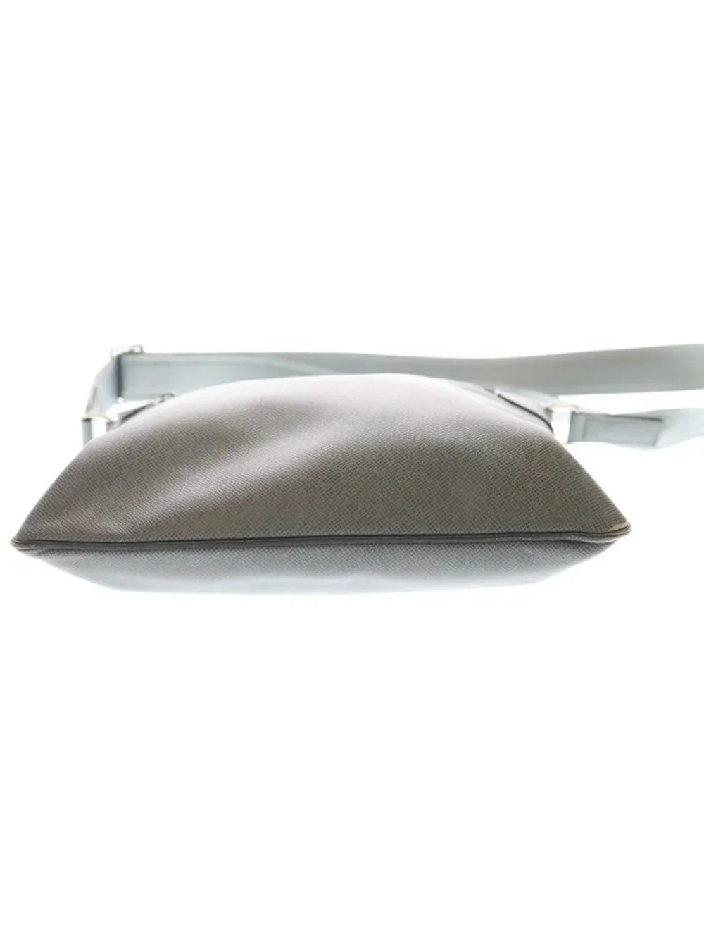 Louis Vuitton Taiga Sasha Shoulder Bag Gray Leather Silver